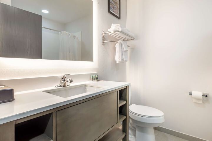 Room 14 of 25