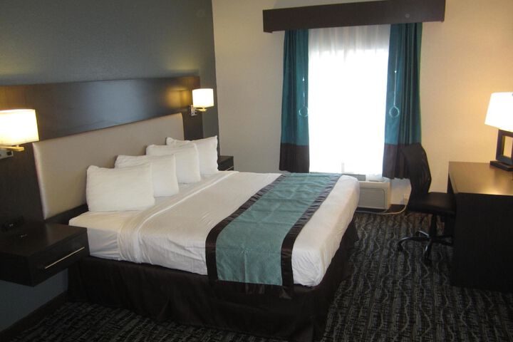 Room 12 of 25