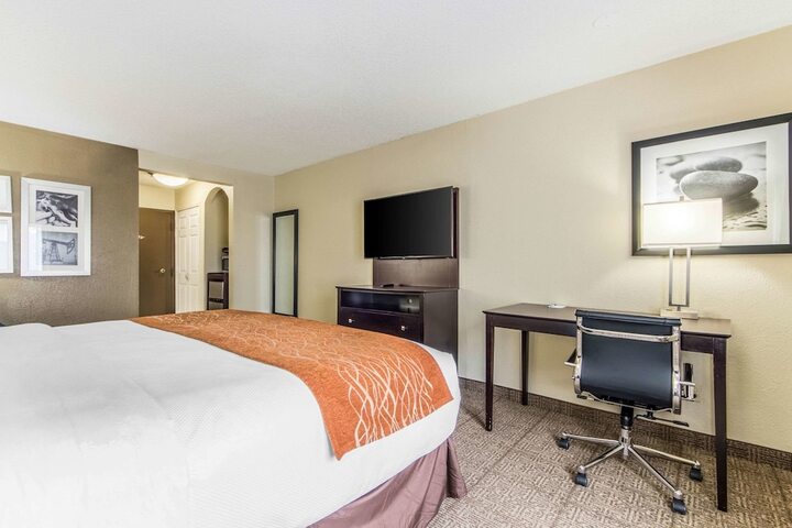 Room 11 of 36