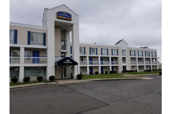 Townhouse Lansing Near Calumet City I-94 / I-80