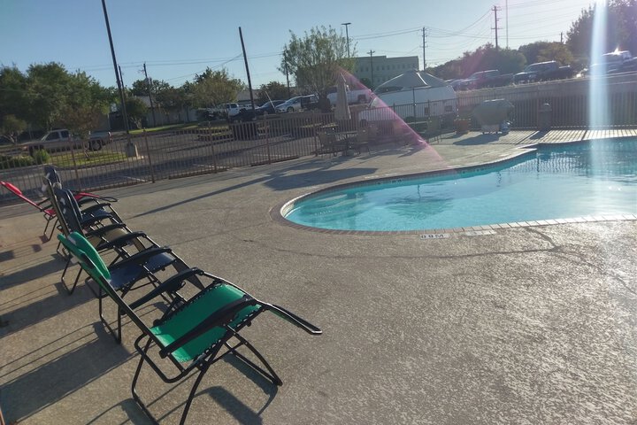 Windcrest Inn and Suites