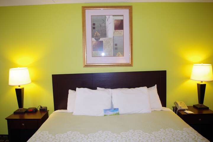 Room 34 of 43