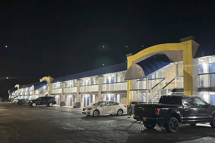 Days Inn by Wyndham Salina South