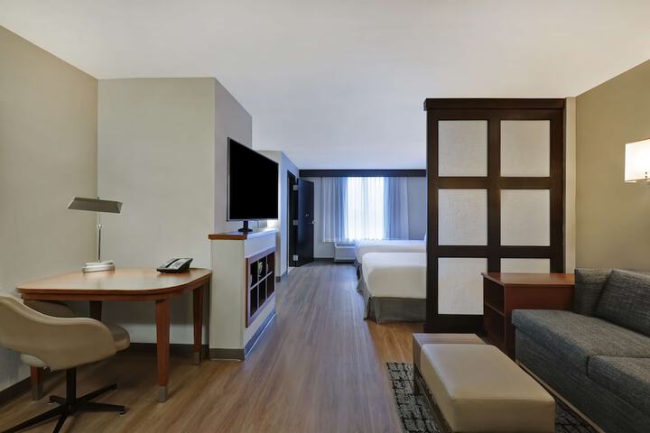 Hyatt Place San Antonio–North / Stone Oak
