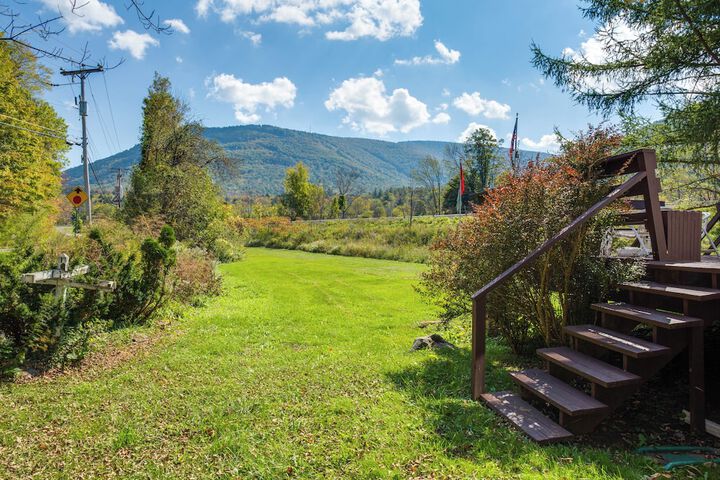 Hunter Hideaway w / Yard & Deck: 3 Mi to Ski Slopes