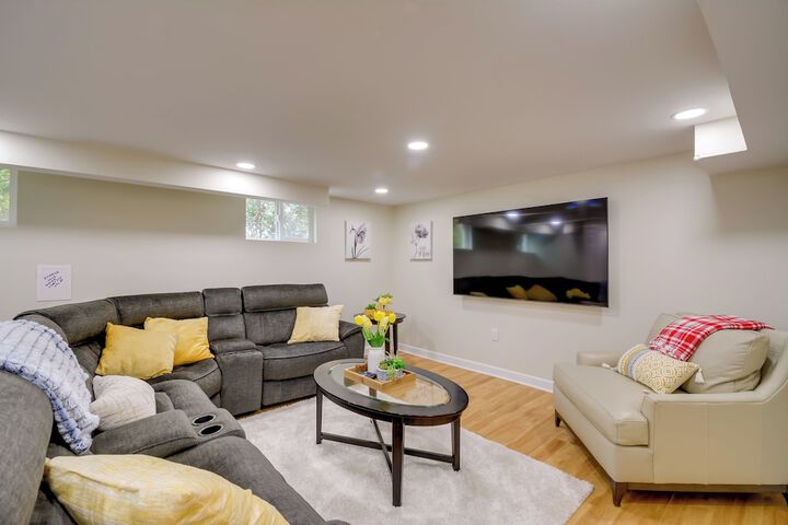 Direct Beach Access: Getaway on Port Orchard!