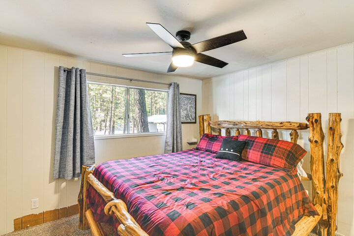 Graeagle Vacation Rental Cabin w / Game Room!
