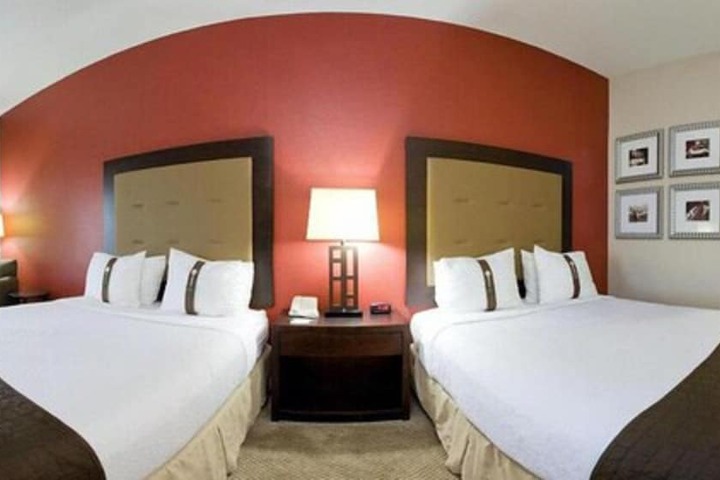 Room 13 of 25
