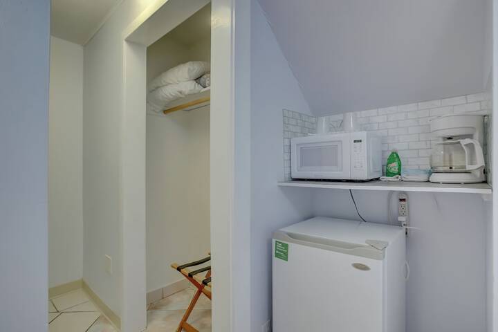 Room 52 of 85