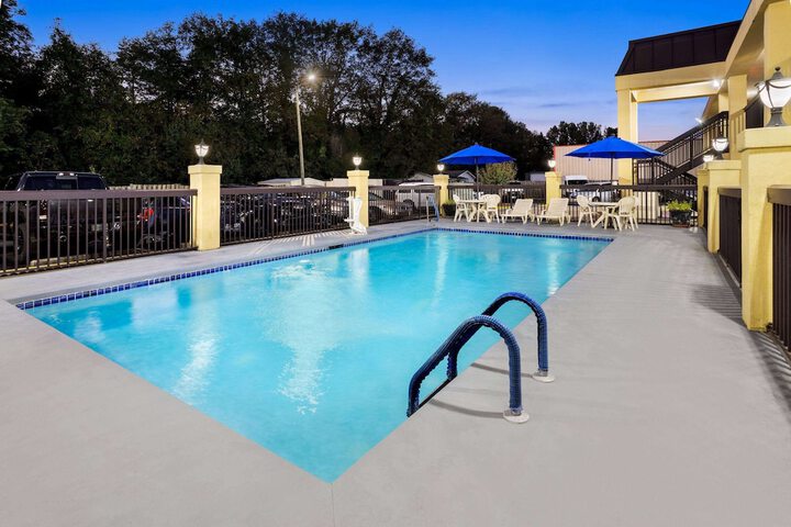 Pool 11 of 52