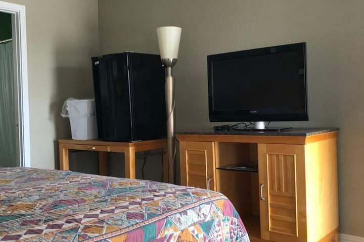 Room 16 of 37