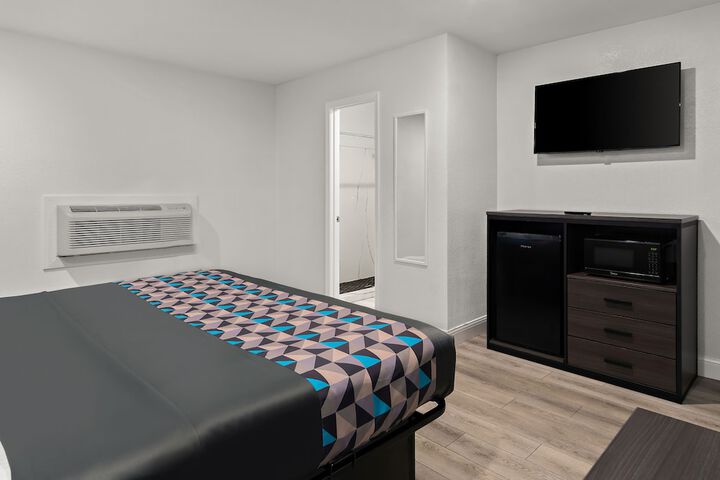 Room 16 of 24