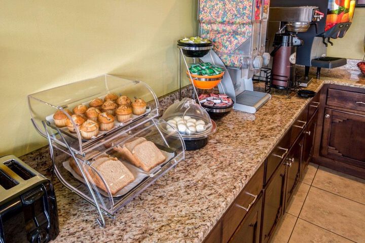 Breakfast/Coffee Service 21 of 25
