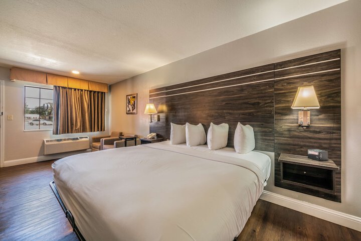 Room 20 of 26