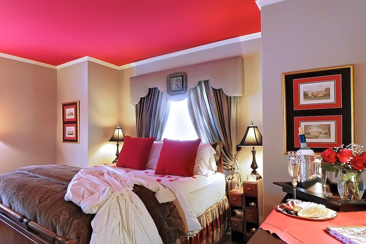10 Fitch Luxurious Romantic Inn