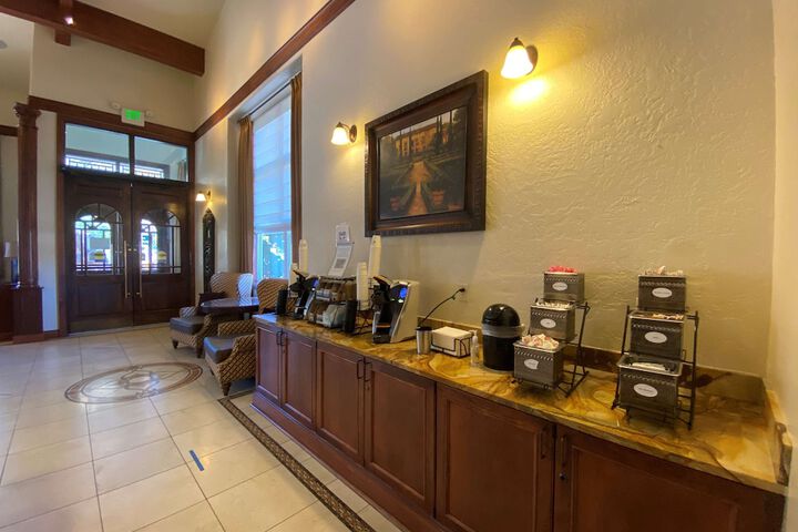 Breakfast/Coffee Service 35 of 40