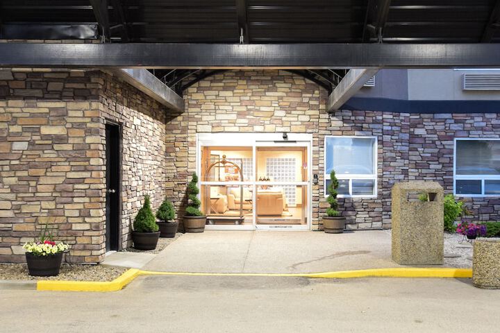 Comfort Inn & Suites Medicine Hat