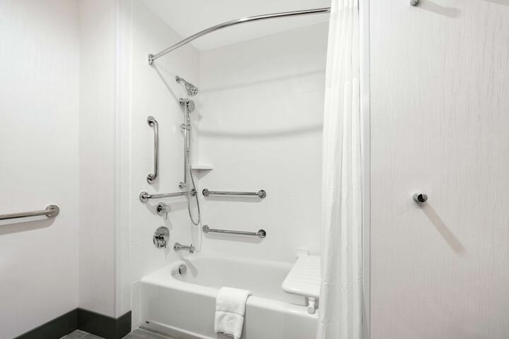 Room 34 of 65