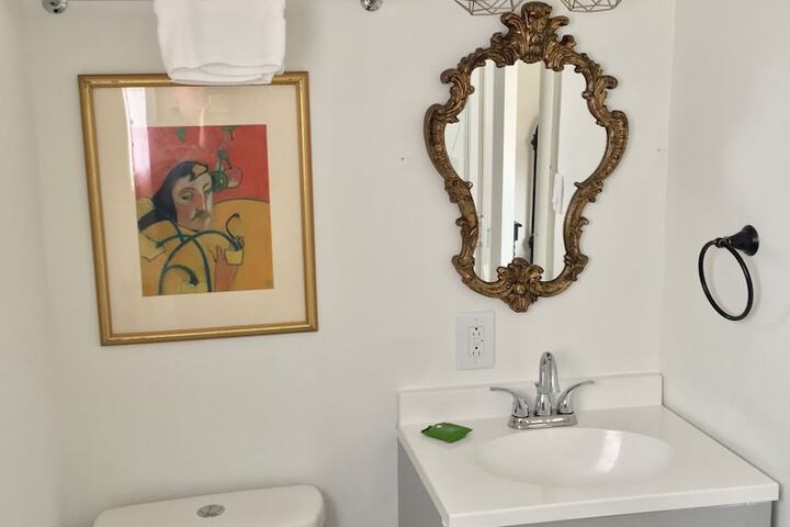 Room 51 of 80