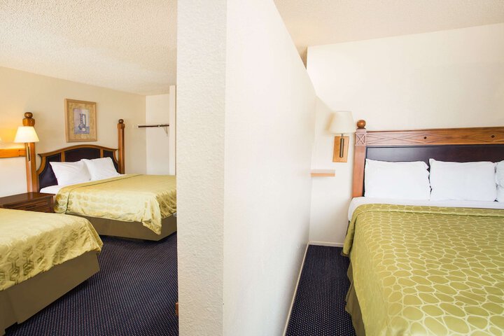 Room 9 of 19