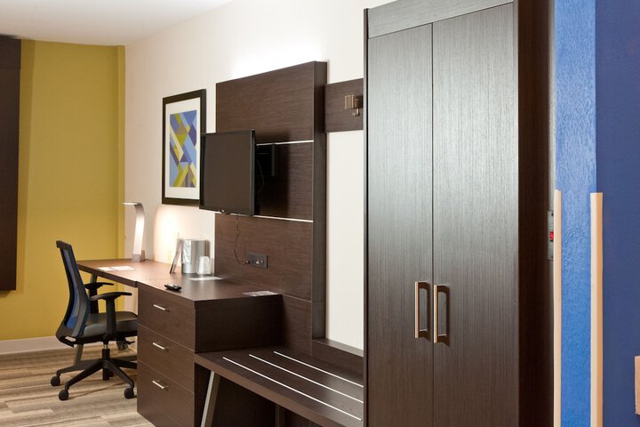 Room 16 of 29