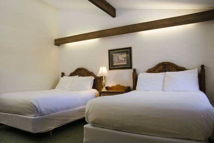 Summit Lodge