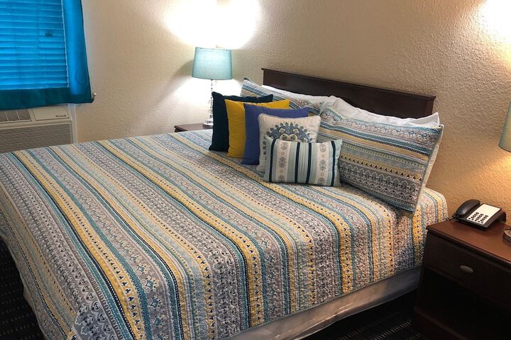 Room 12 of 37