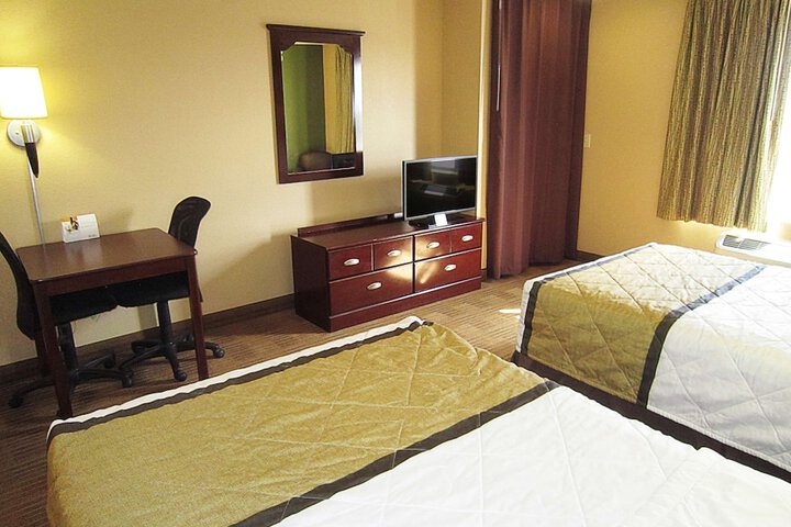 Room 17 of 28