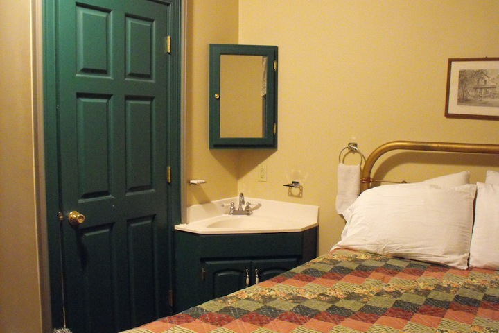 Empire House Hotel