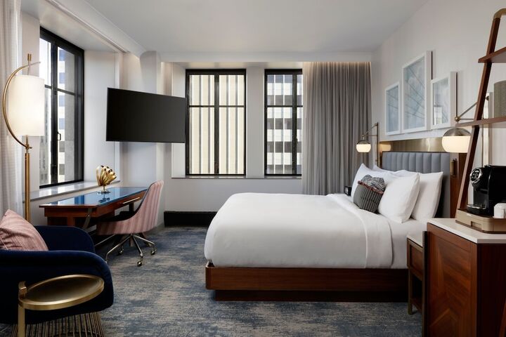 Room 26 of 85