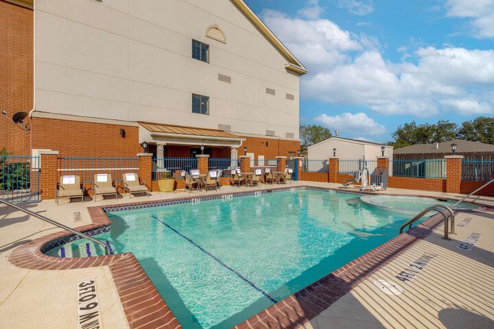 Pool 4 of 27