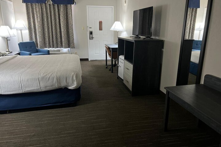 Room 30 of 39