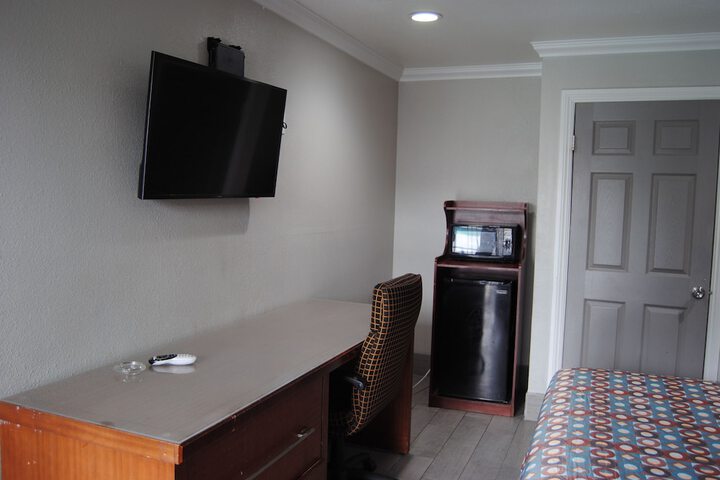 Room 43 of 69