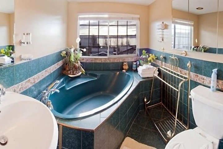 Ocean Breeze B & B