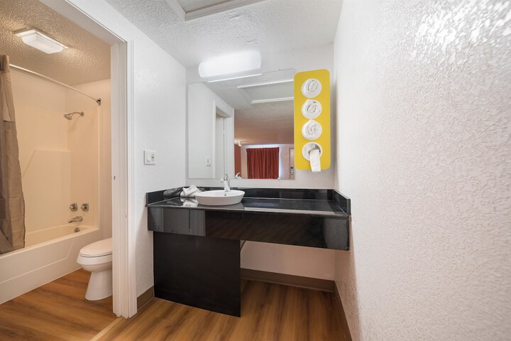 Room 2 of 20
