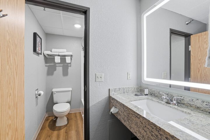 AmericInn by Wyndham White Bear Lake St. Paul