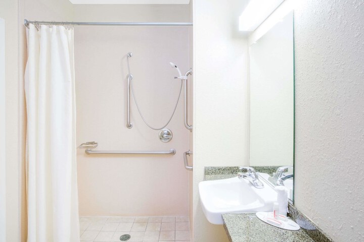 Microtel Inn & Suites by Wyndham Saraland / North Mobile
