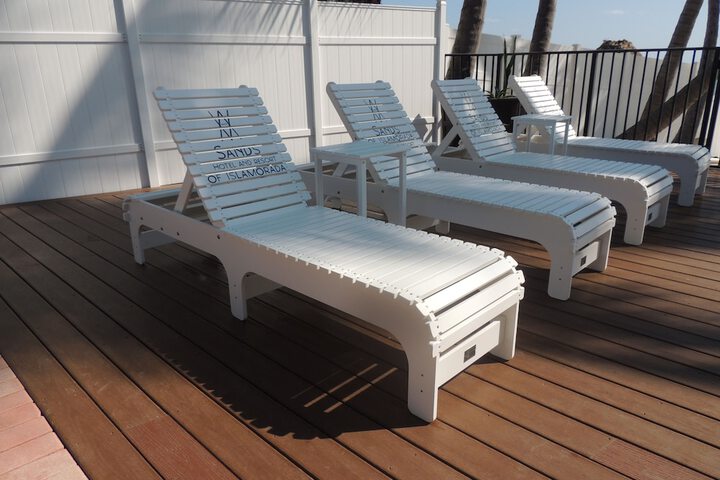 Sundeck 81 of 82