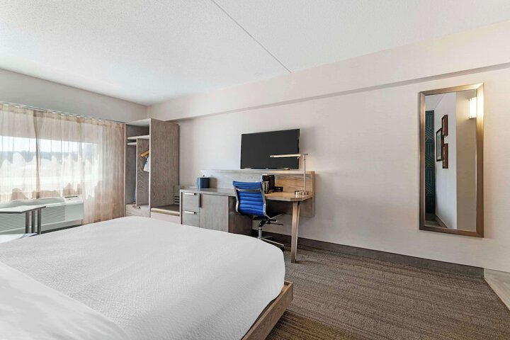 Room 18 of 43