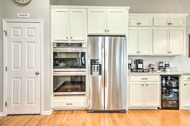 5 Mi to Bethany Beach: Chic Home w / Grill!