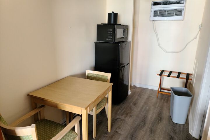 Room 16 of 34
