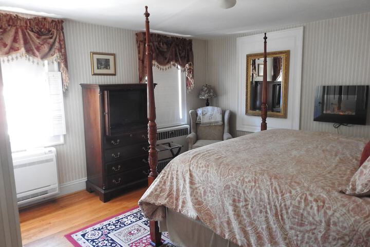 Room 27 of 29