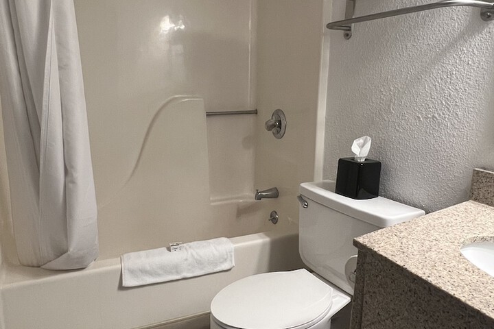 Room 10 of 13