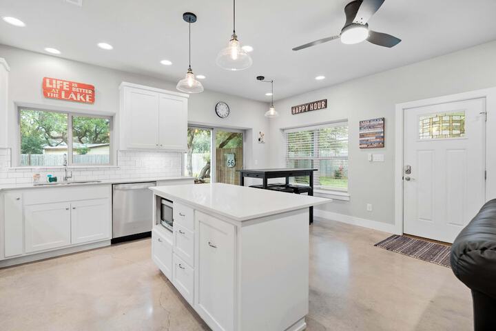 Peaceful Cottage w / Grill Mins to Lake Travis