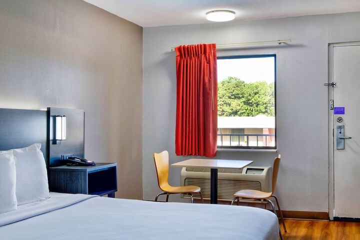 Room 11 of 25