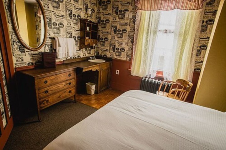 Room 45 of 92