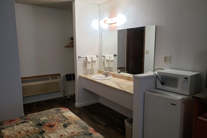 Room 11 of 43