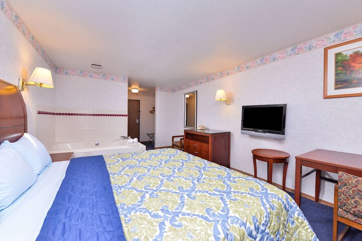 Room 28 of 43