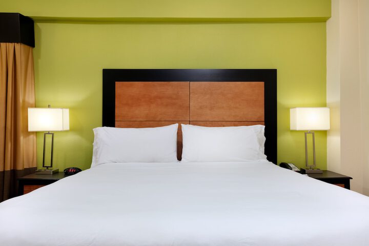 Room 26 of 75