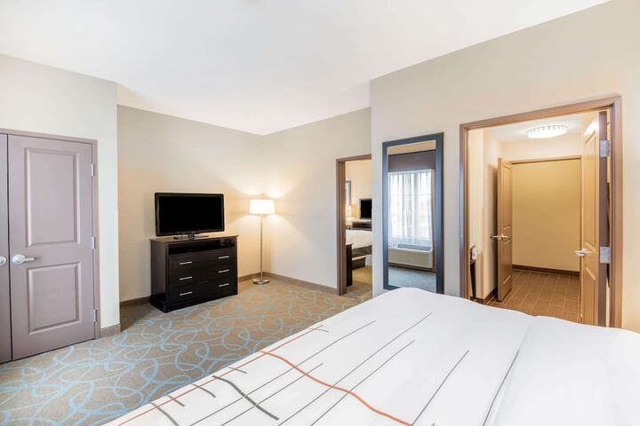 Room 40 of 61